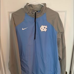 Men’s UNC storm pullover